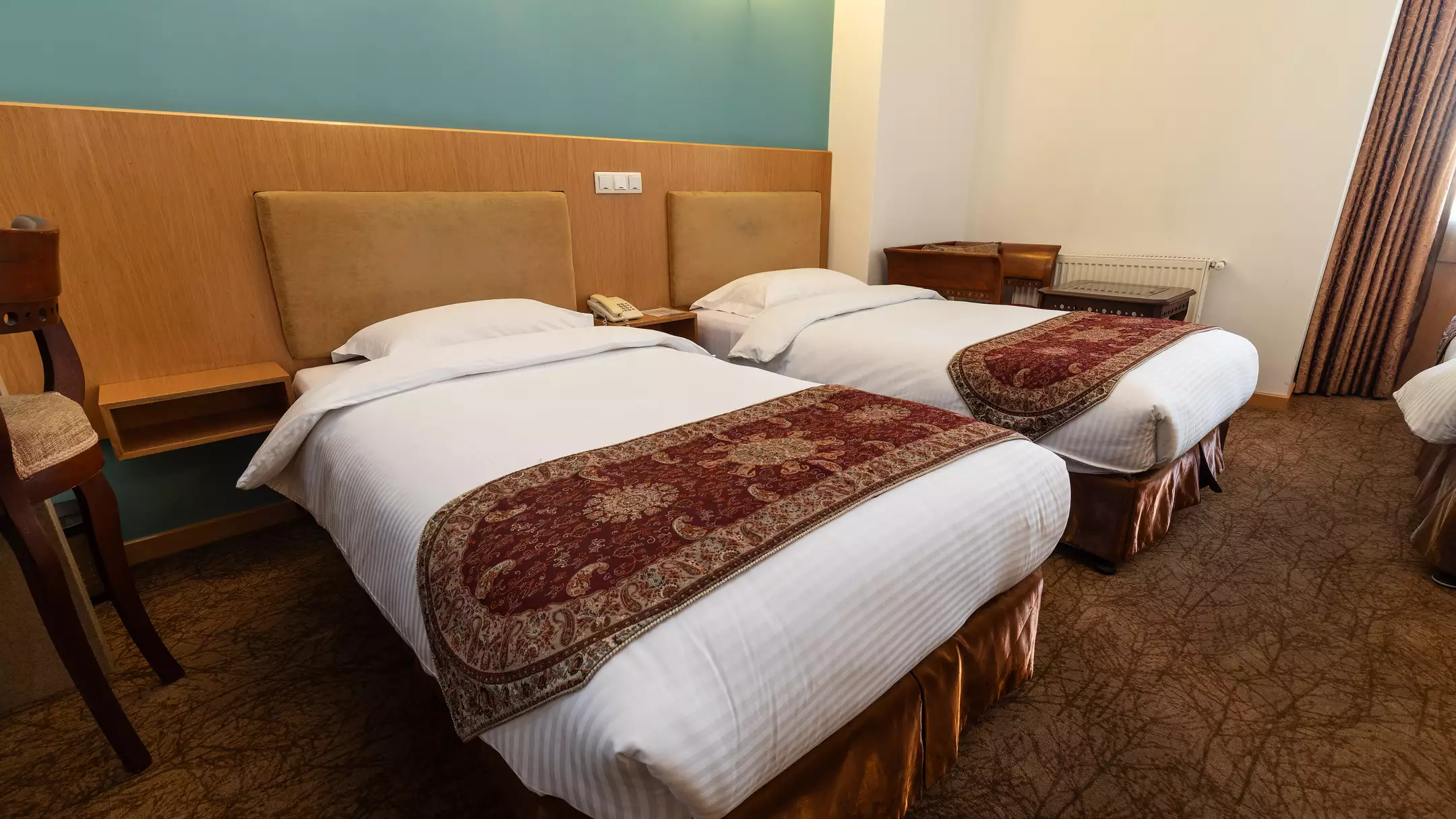 Alibaba https://cdn.alibaba.ir/ostorage/hotel-accommodation-images/6705152176f5bf0b3af63412_690b4b9c-a6d6-406c-a949-21a8e4c04d74_هتل ساینا - سوییت سه تخته (2).webp